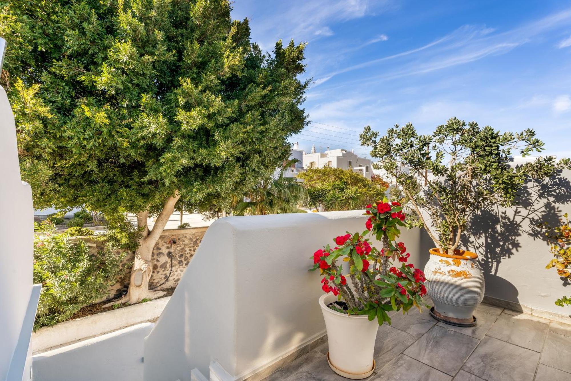 Hotel Oasis Fira (Santorini)
