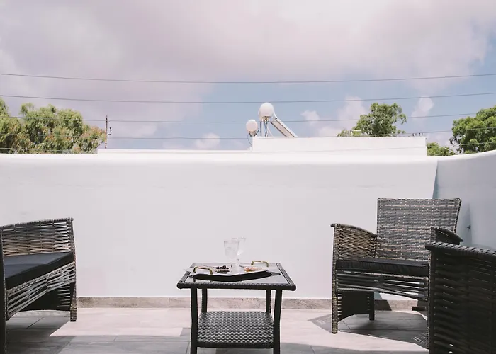 Oasis Suites Fira