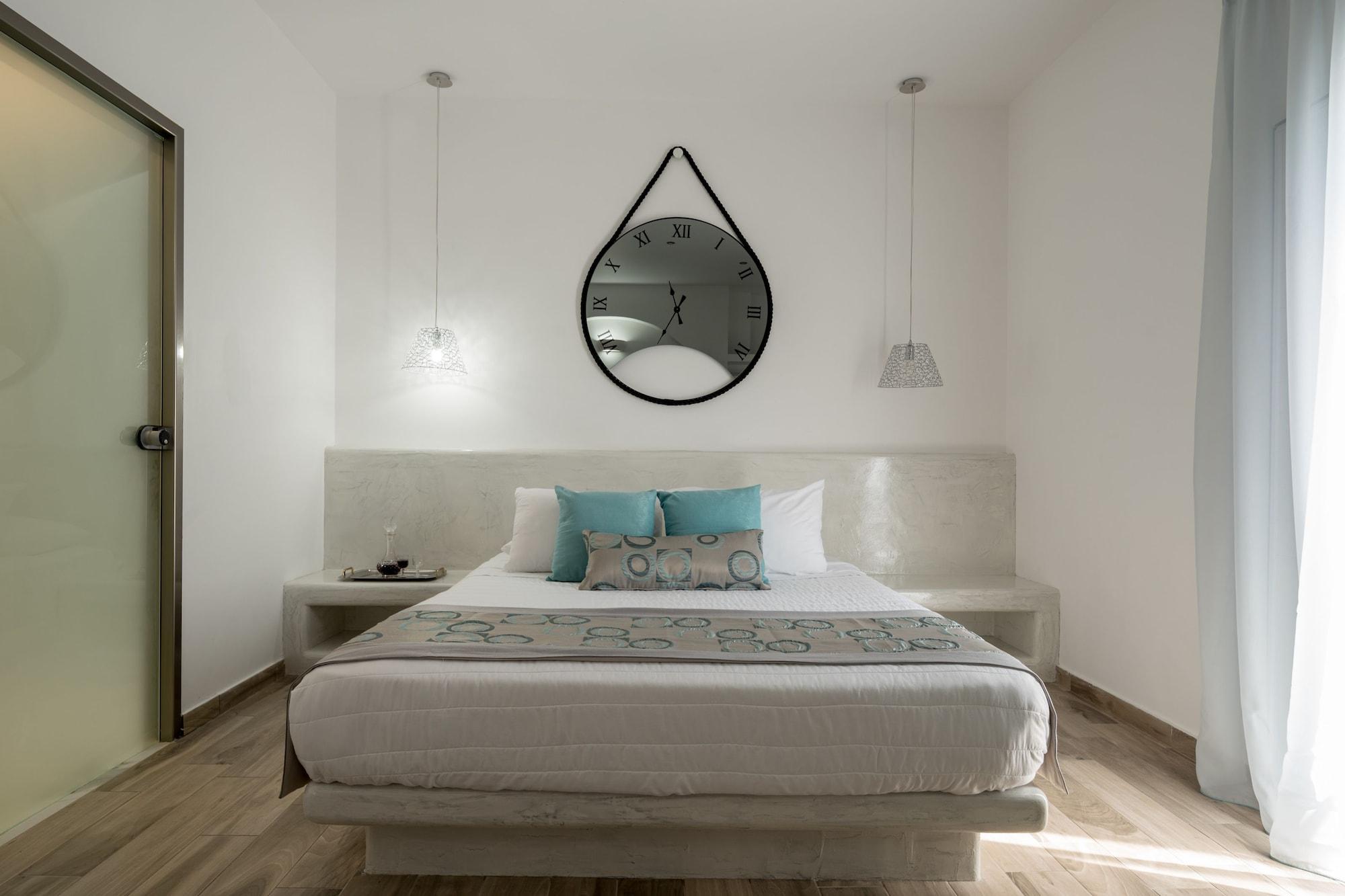 Oasis Hotel Fira (Santorini)