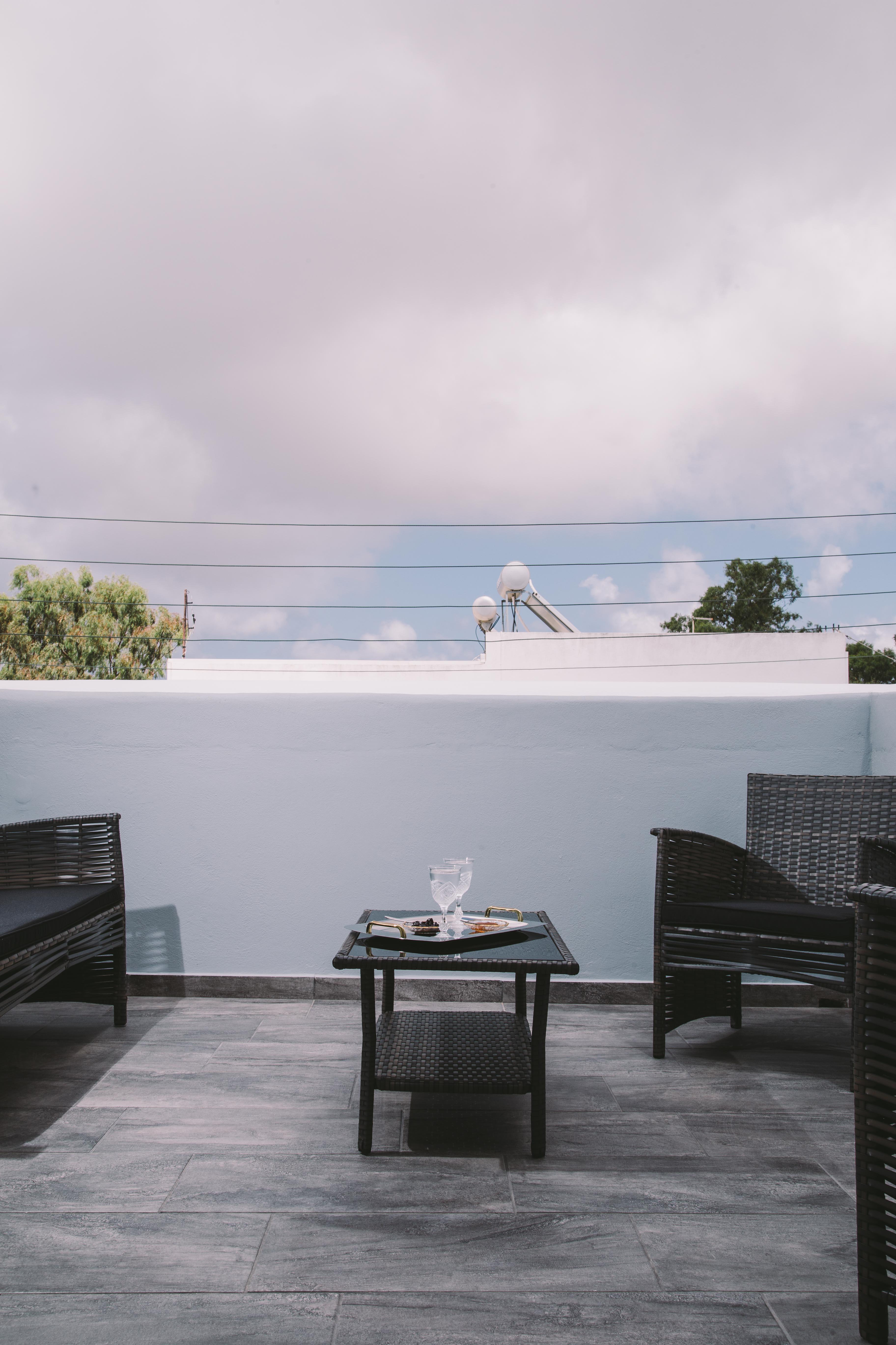 Oasis Suites Fira