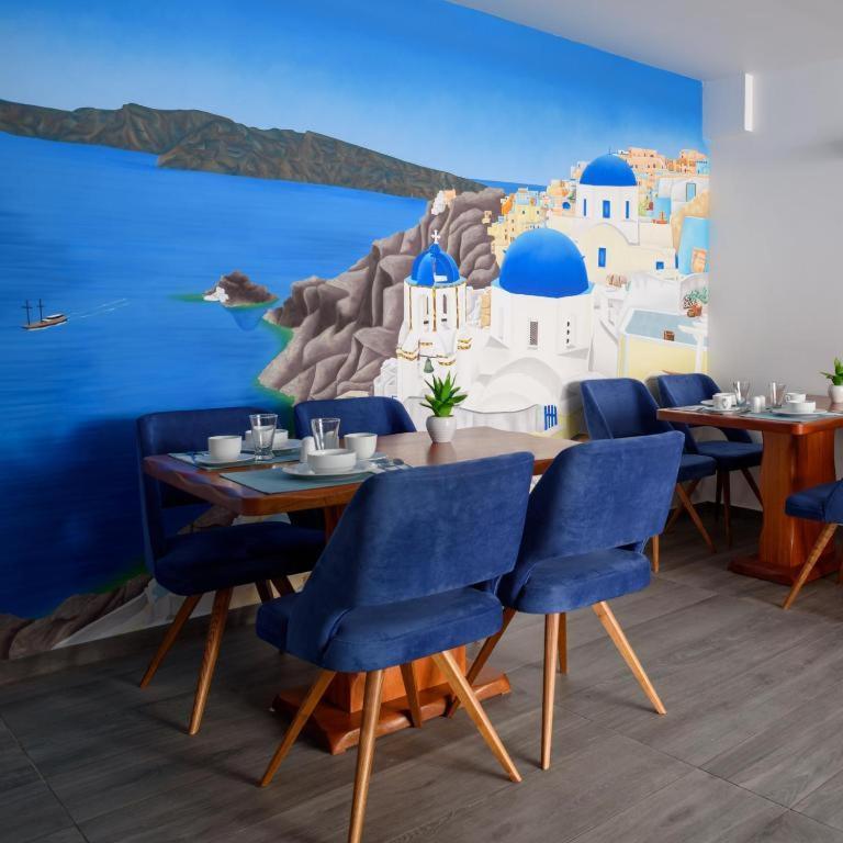 Oasis Suites Fira Hotel 3*