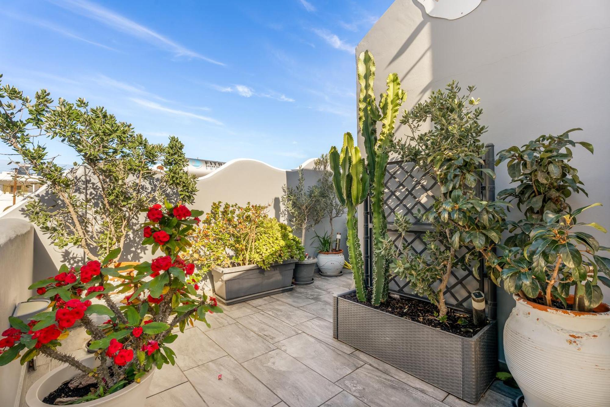 Oasis Suites Fira Hotel