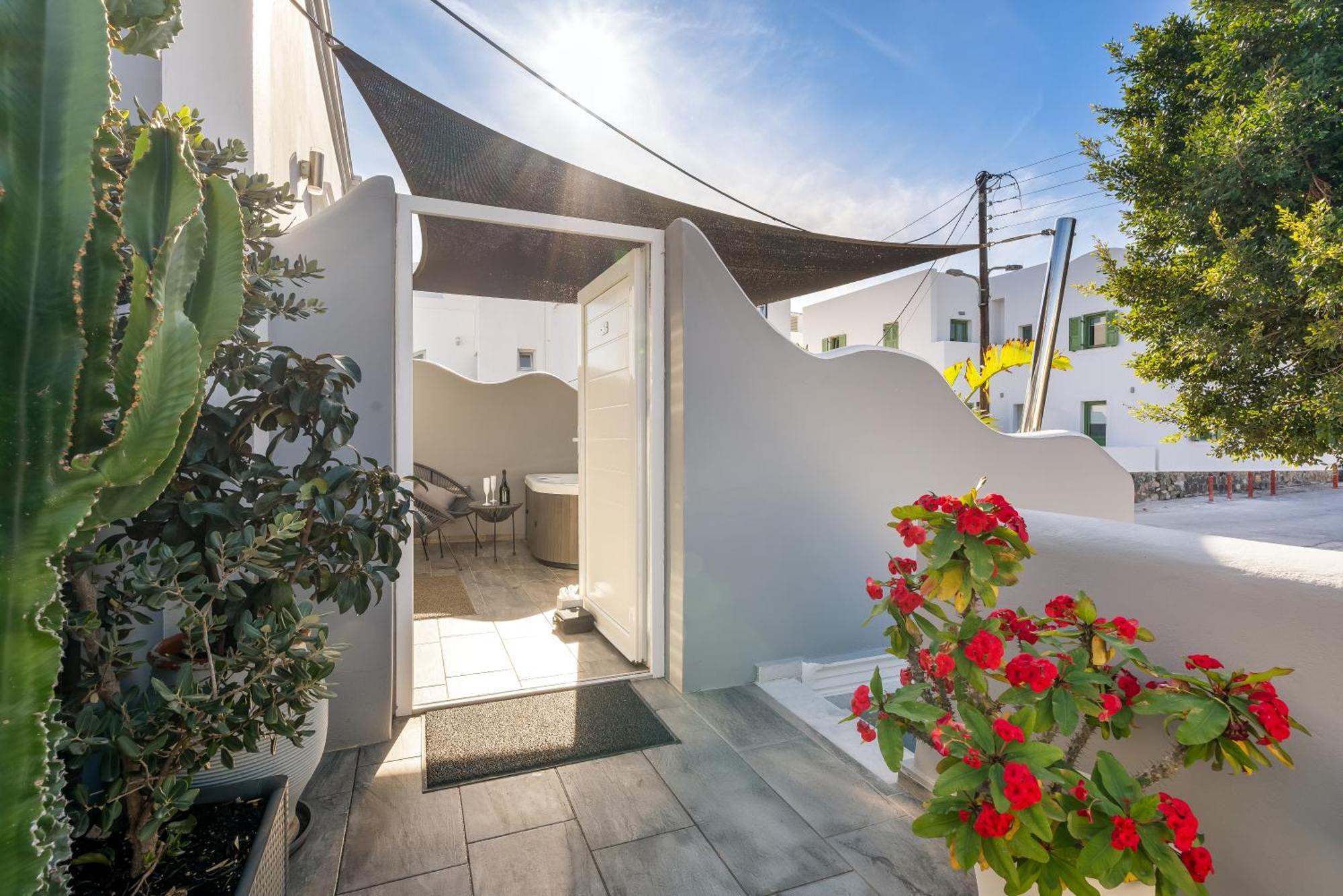 Oasis Hotel Fira (Santorini)