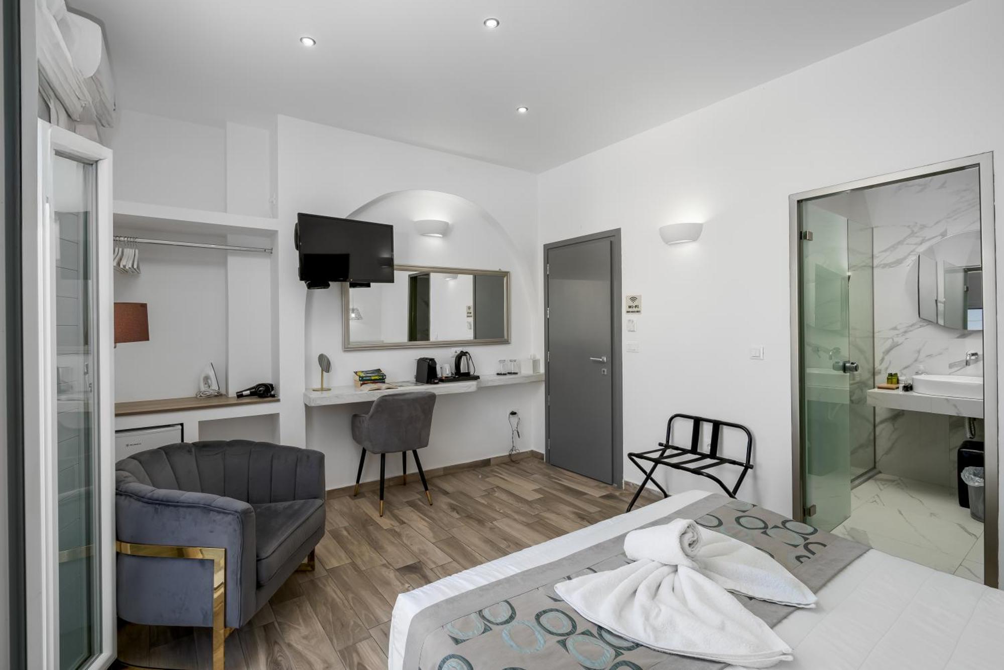Oasis Suites Fira 3* Fira (Santorini)