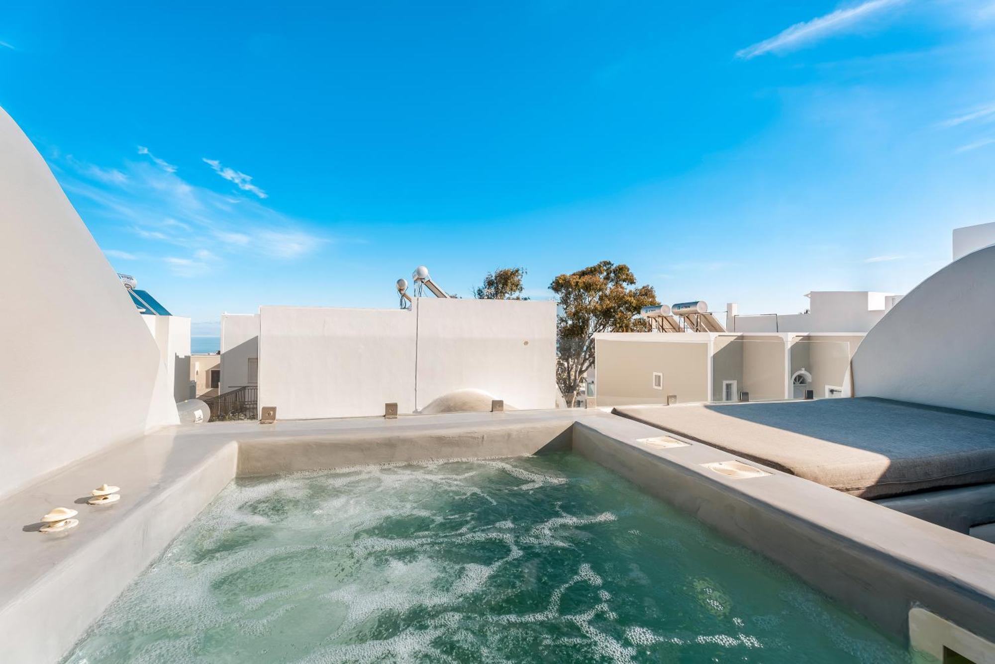 Oasis Suites Fira 3*