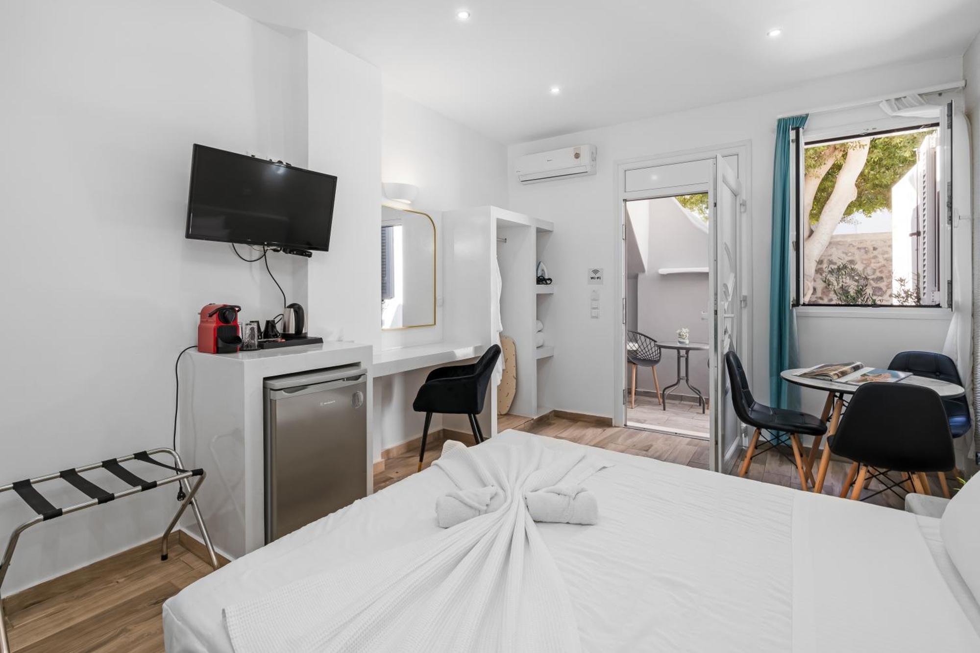 Hotel Oasis Suites Fira 3*