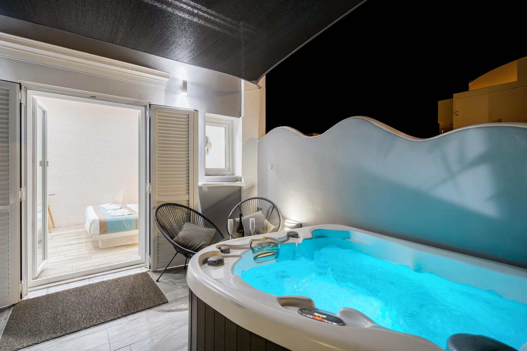 Oasis Fira (Santorini)