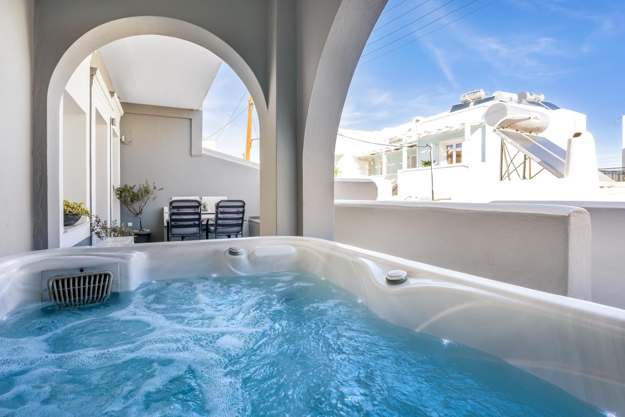 Oasis Fira (Santorini)