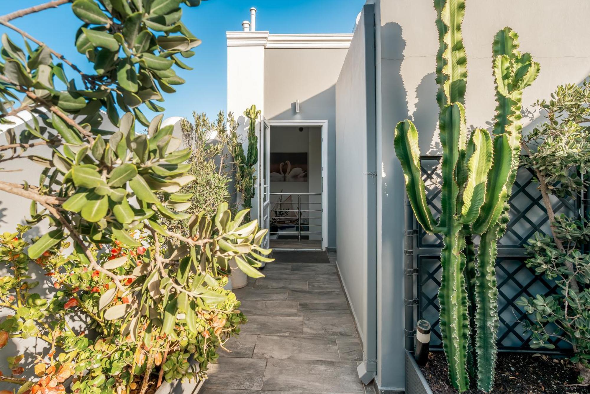 Hotel Oasis Fira (Santorini)