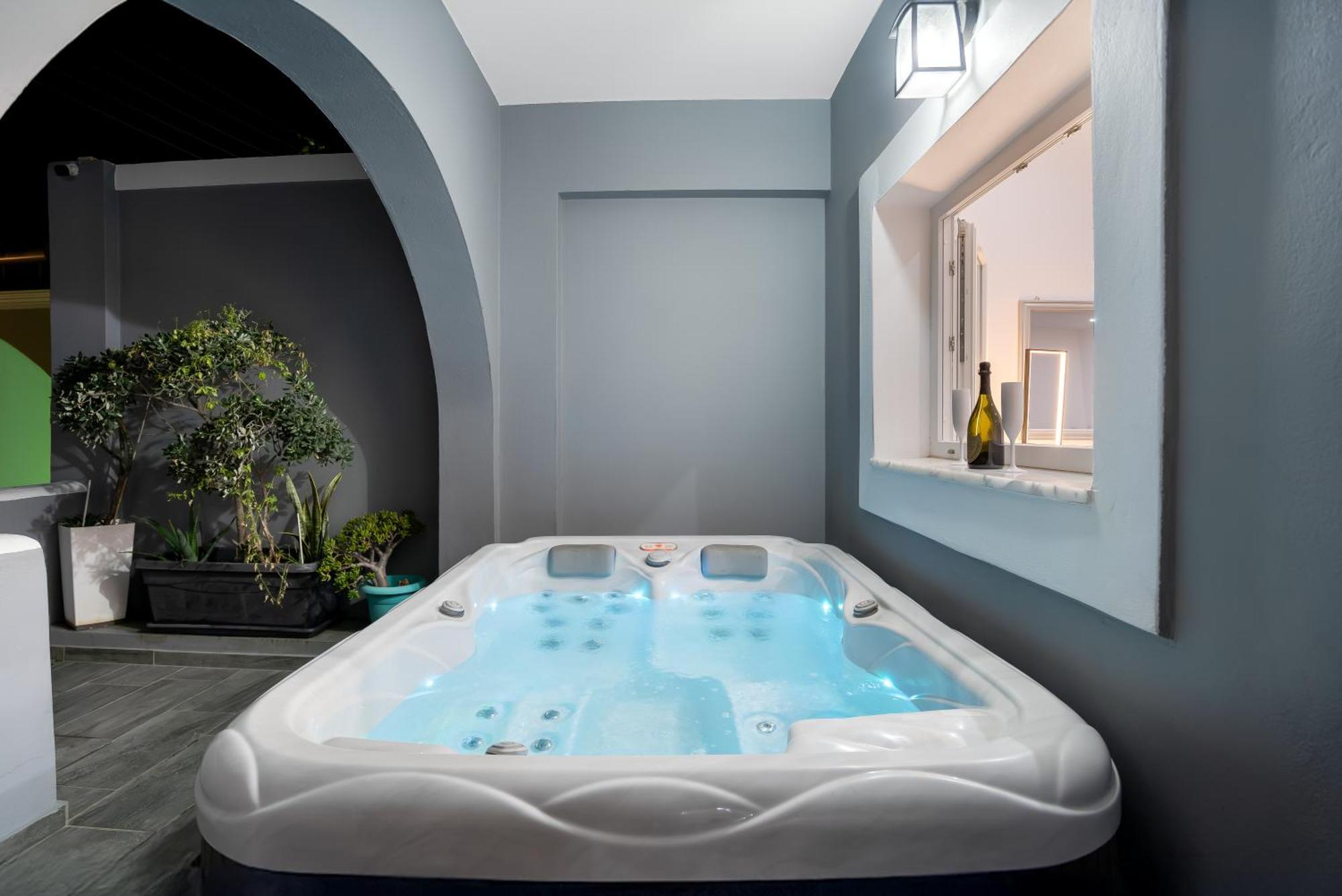 Oasis 3* Fira (Santorini)